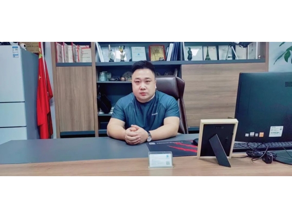 圣彼得：坚持节能大方向，开创光伏显示新赛道